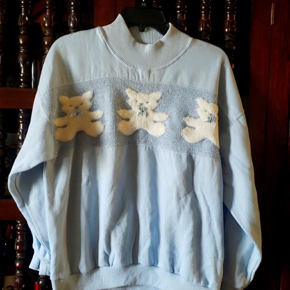 Teddybear mock turtleneck sweatshirt